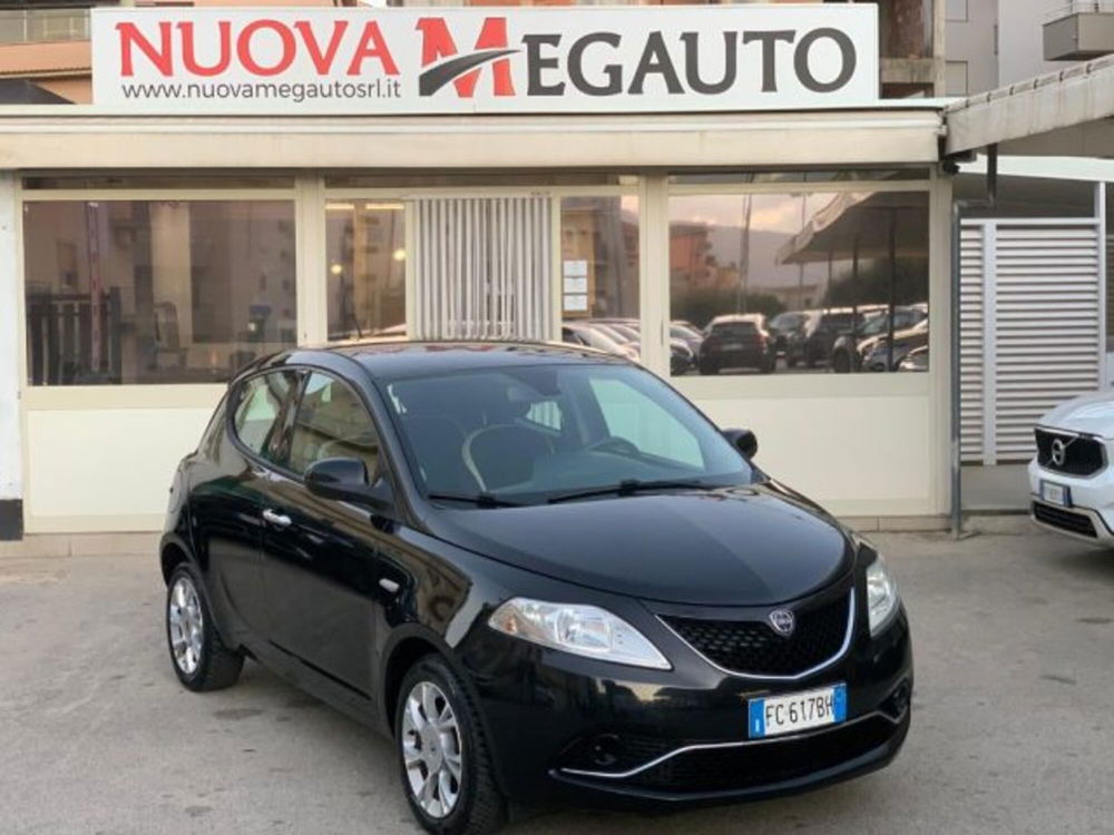 Lancia Ypsilon usata a Trapani