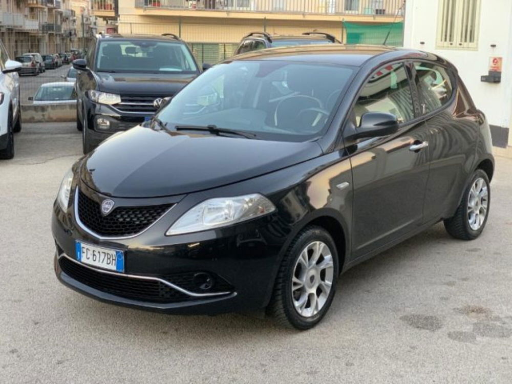 Lancia Ypsilon usata a Trapani (17)