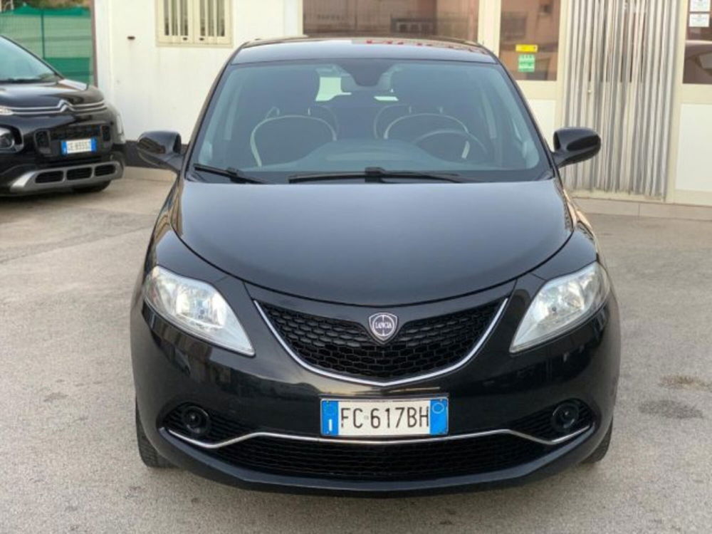 Lancia Ypsilon usata a Trapani (2)