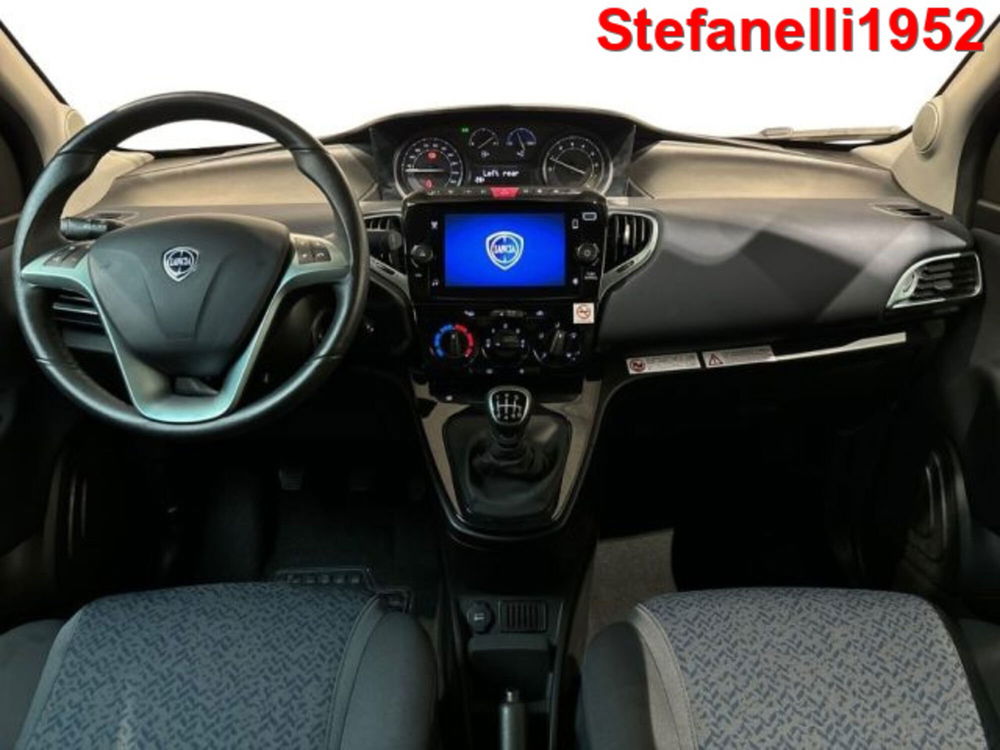 Lancia Ypsilon usata a Bologna (13)