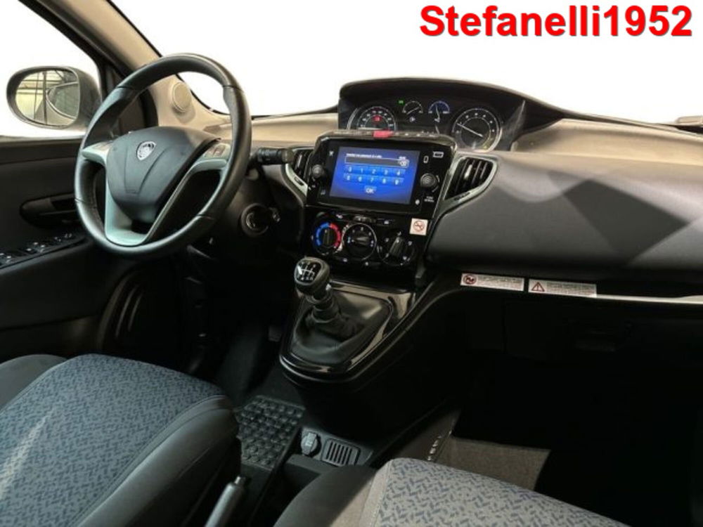 Lancia Ypsilon usata a Bologna (15)