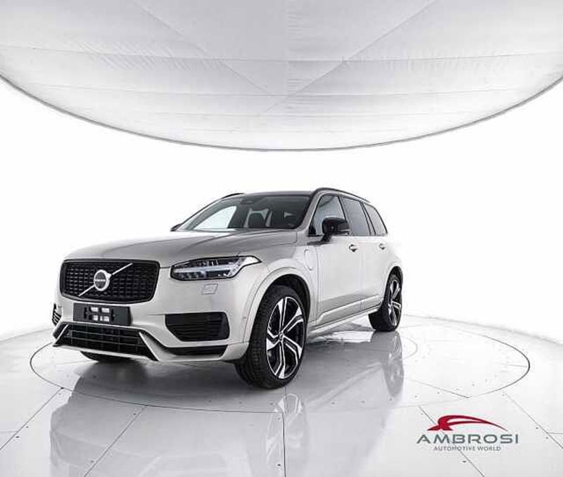 Volvo XC90 T8 Recharge AWD Plug-in Hybrid aut. 7 posti Plus Dark nuova a Corciano