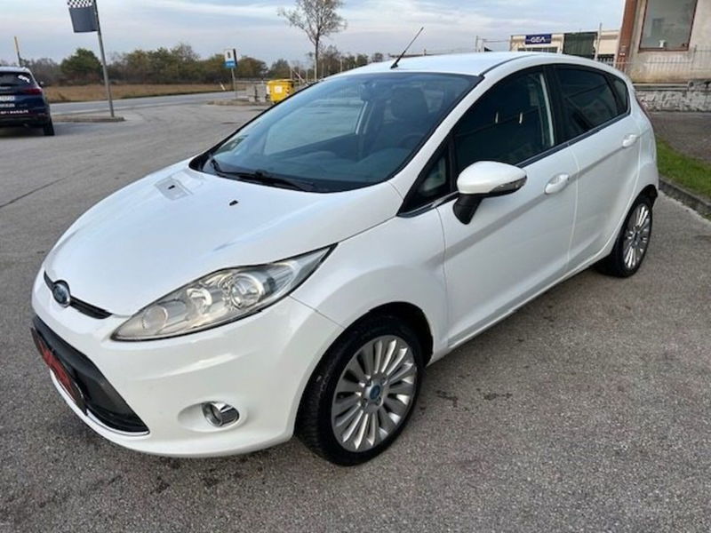 Ford Fiesta 1.2 82 CV 5 porte Titanium  del 2010 usata a Beinette