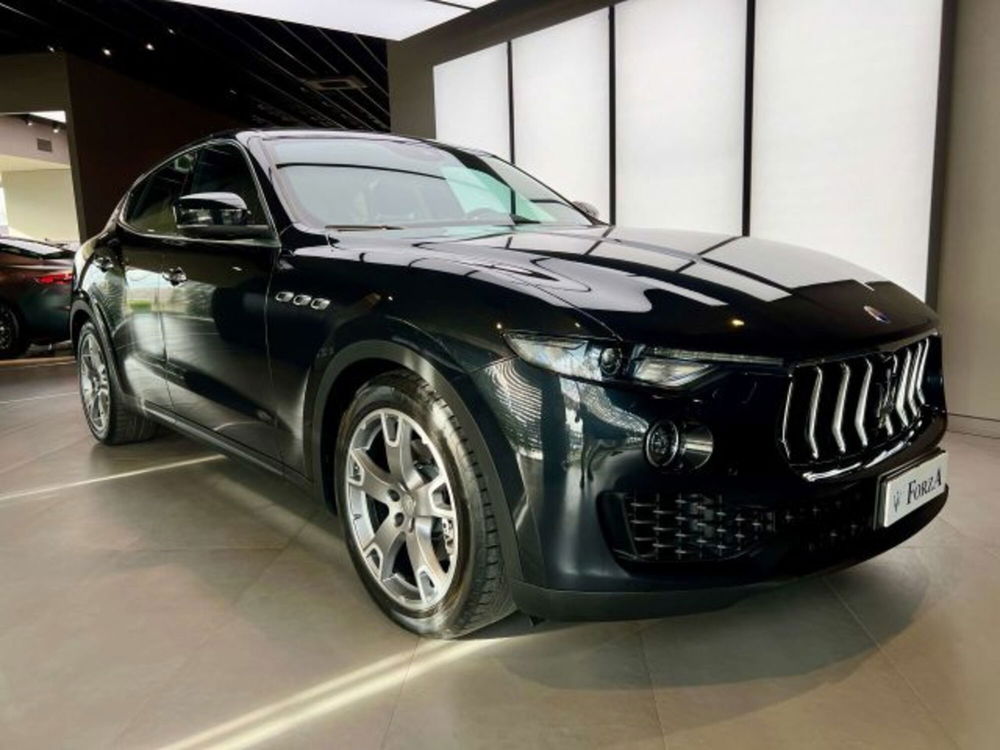 Maserati Levante usata a Torino (3)