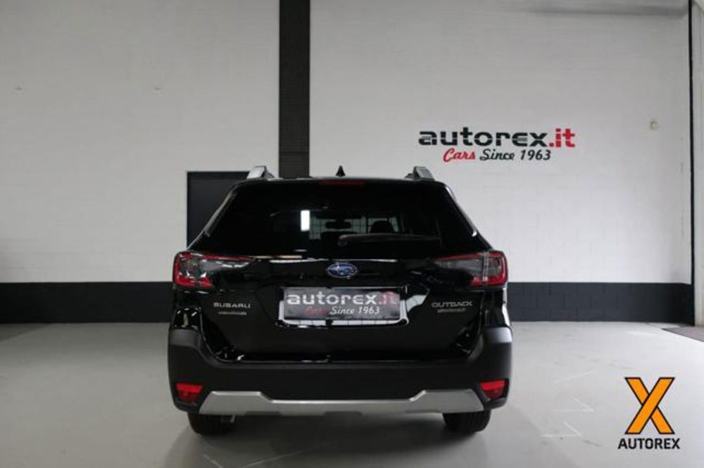 Subaru Outback nuova a Varese (5)