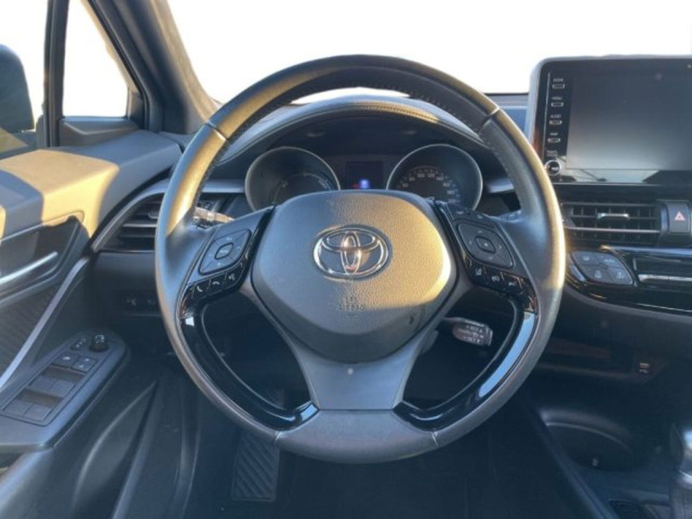 Toyota Toyota C-HR usata a Vercelli (10)