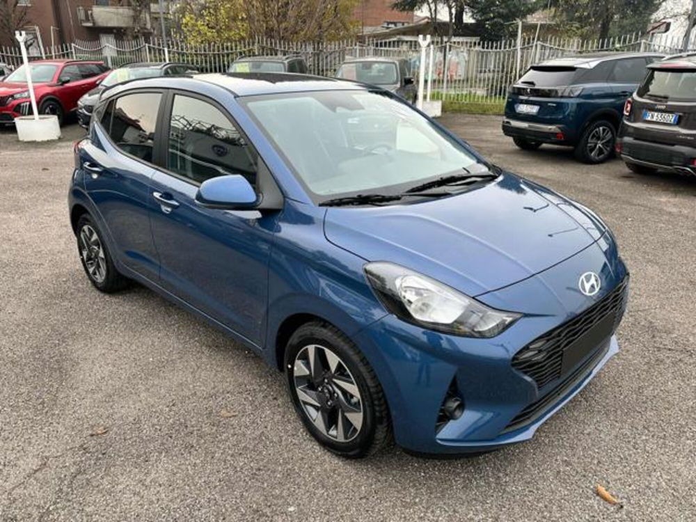 Hyundai i10 nuova a Milano (2)