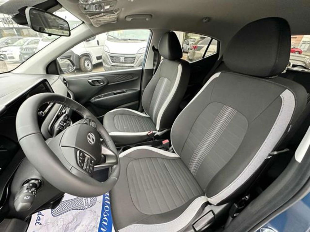 Hyundai i10 nuova a Milano (9)