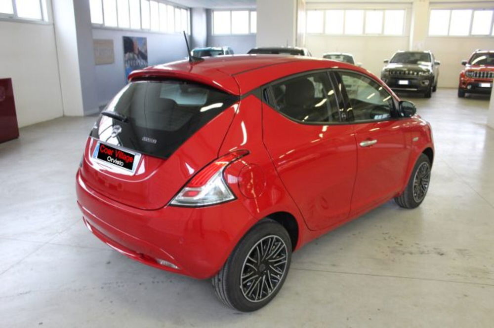 Lancia Ypsilon usata a Terni (4)