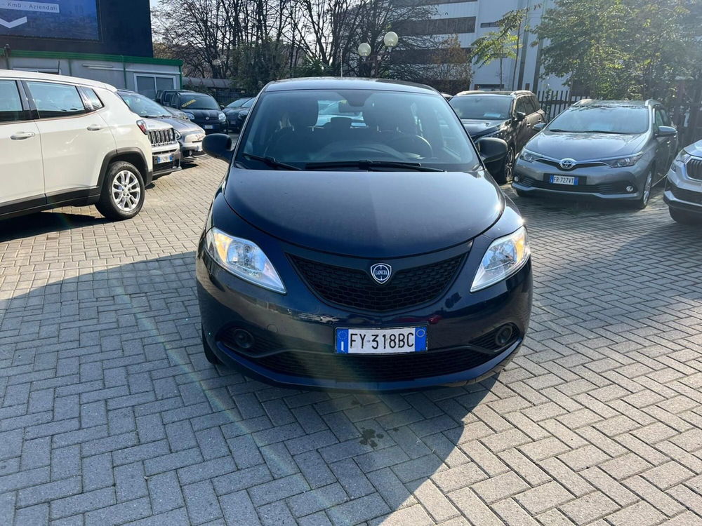 Lancia Ypsilon usata a Milano (2)