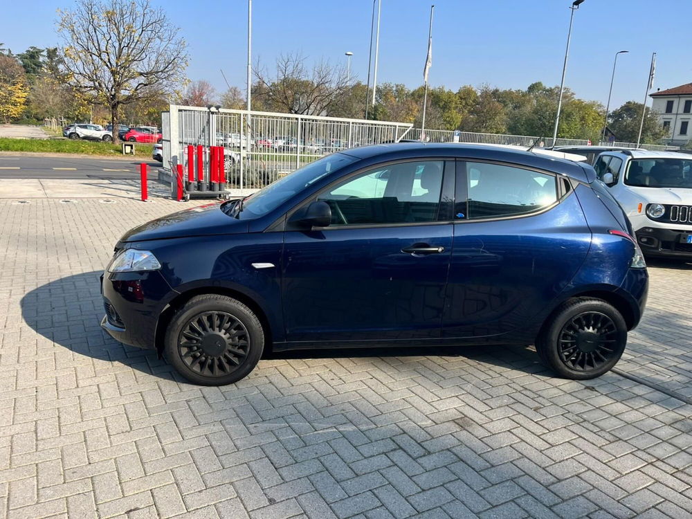 Lancia Ypsilon usata a Milano (4)