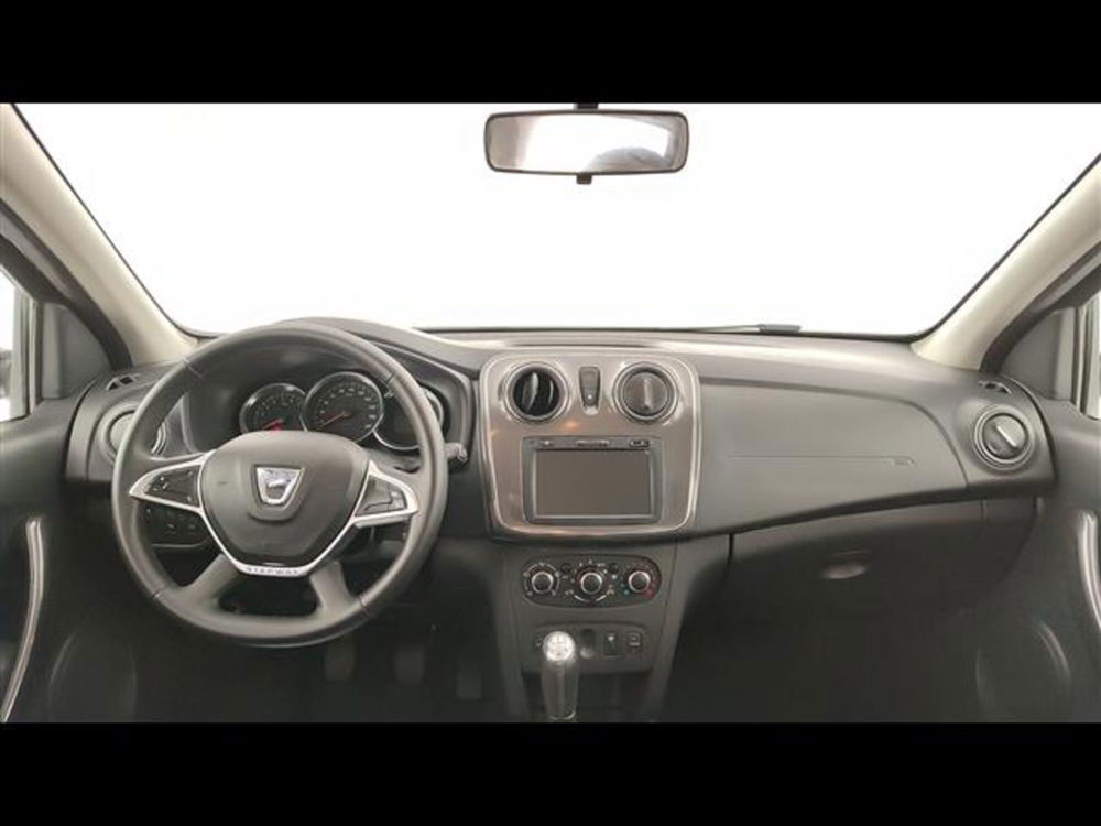 Dacia Sandero usata a Milano (11)