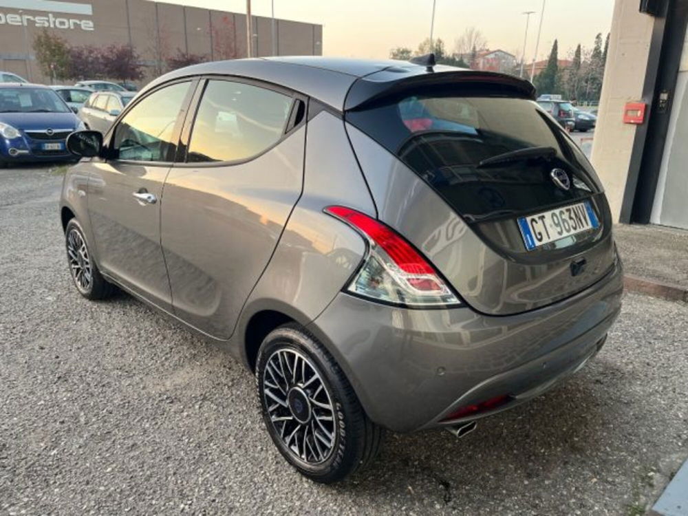 Lancia Ypsilon usata a Modena (4)