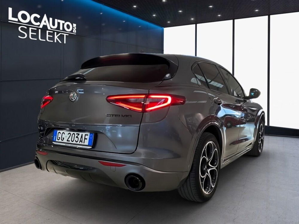 Alfa Romeo Stelvio usata a Torino (4)