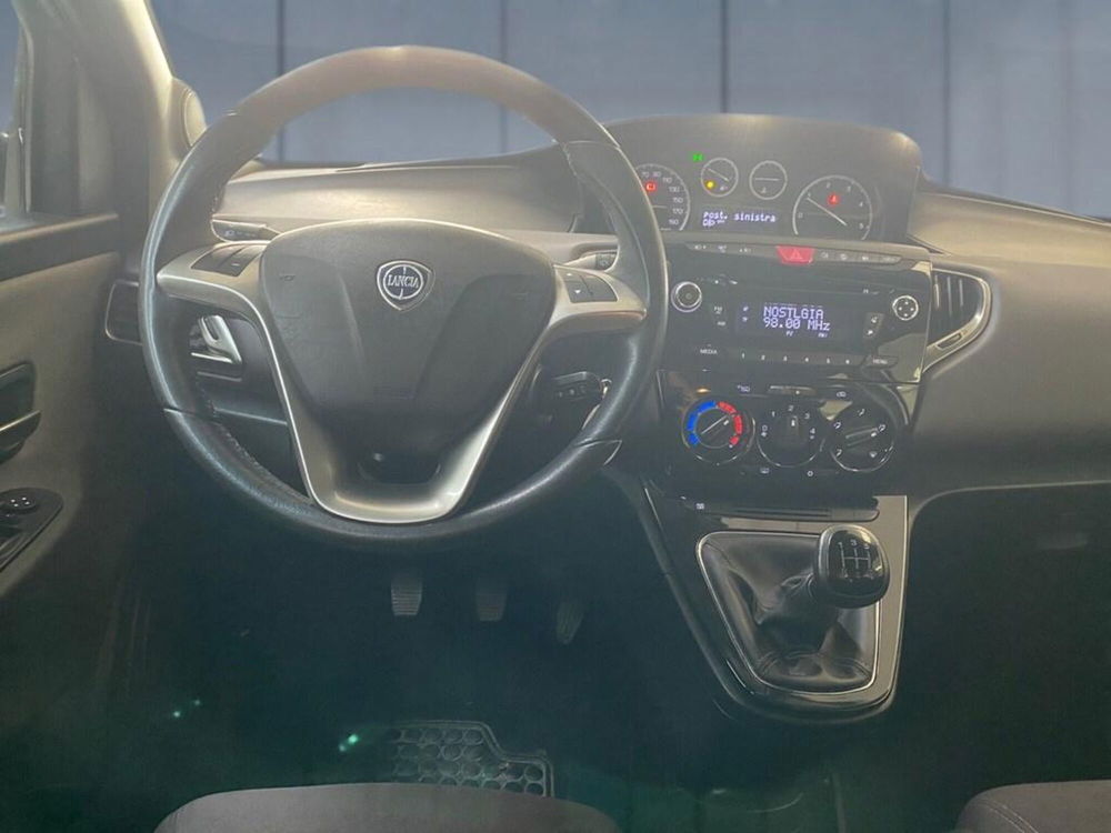 Lancia Ypsilon usata a Torino (7)