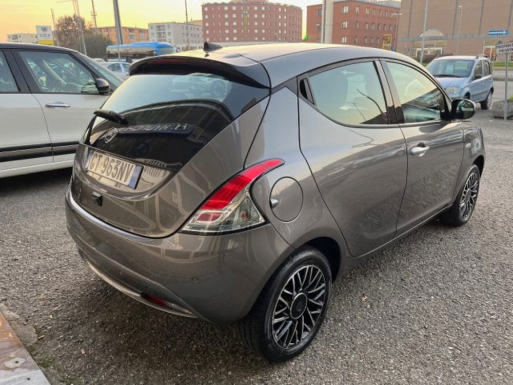 Lancia Ypsilon usata a Modena (5)