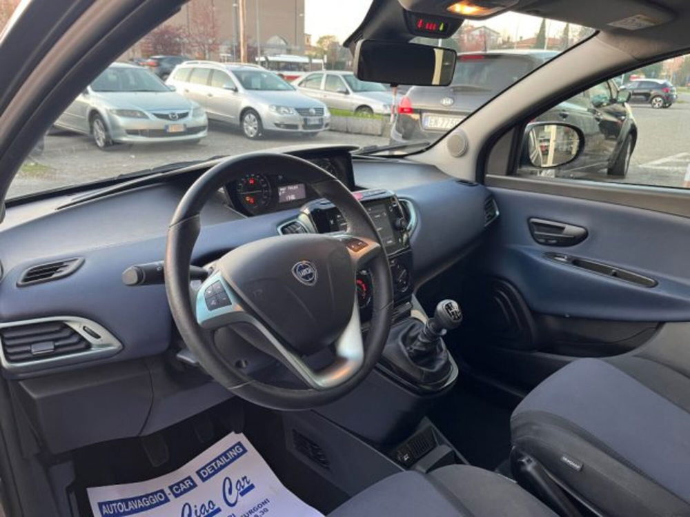 Lancia Ypsilon usata a Modena (7)