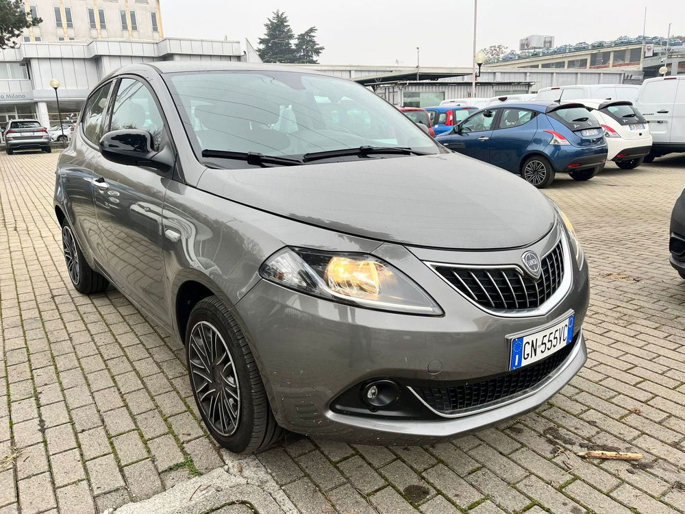 Lancia Ypsilon usata a Milano (3)