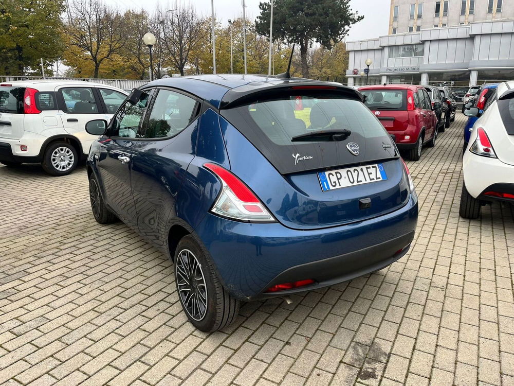 Lancia Ypsilon usata a Milano (7)