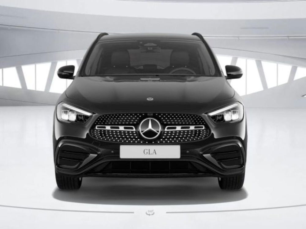 Mercedes-Benz GLA SUV nuova a Verona (3)