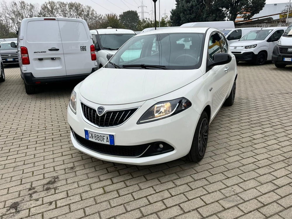 Lancia Ypsilon usata a Milano