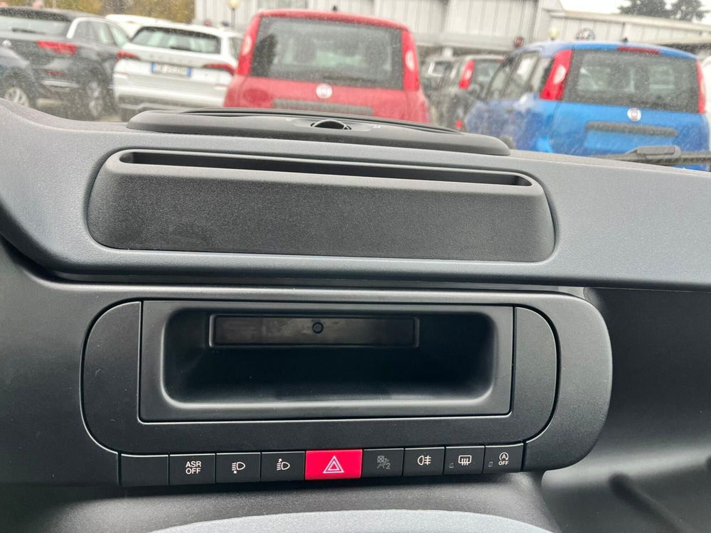 Fiat Panda Cross nuova a Milano (16)