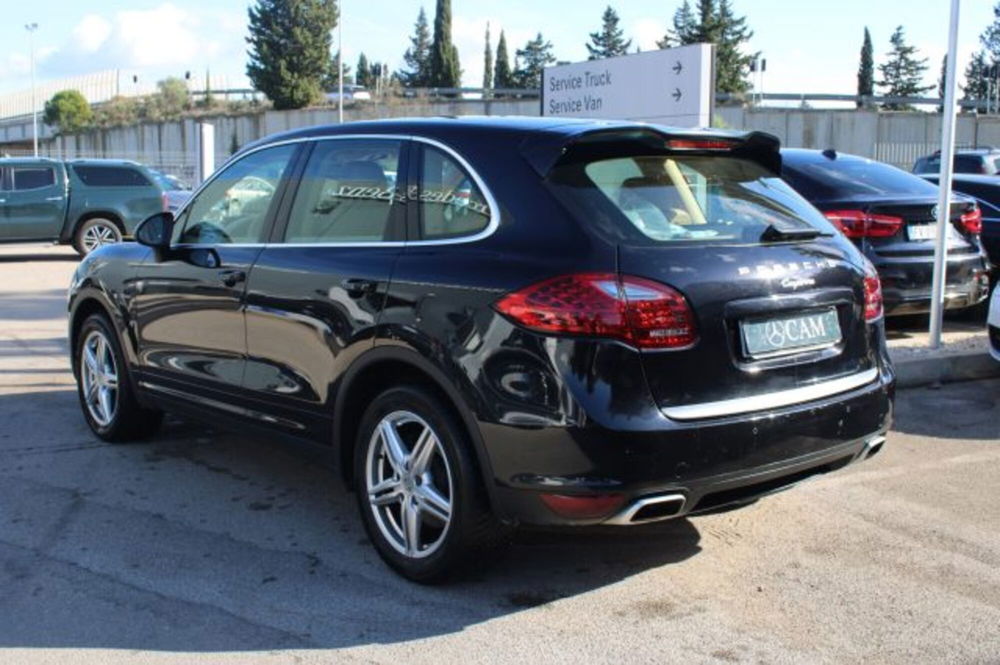 Porsche Cayenne usata a Lecce (4)