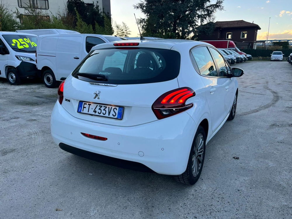 Peugeot 208 usata a Milano (7)