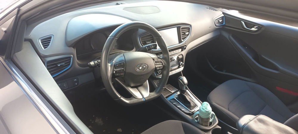 Hyundai Ioniq usata a Napoli (4)