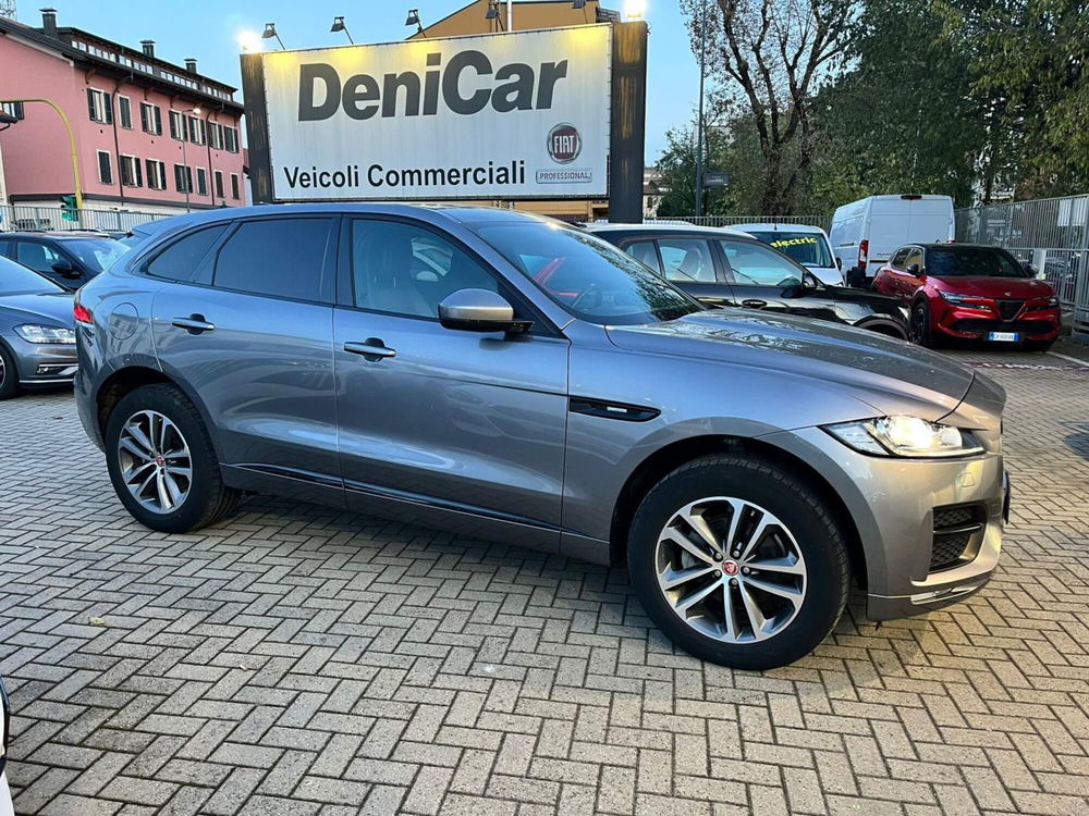 Jaguar F-Pace usata a Milano (3)