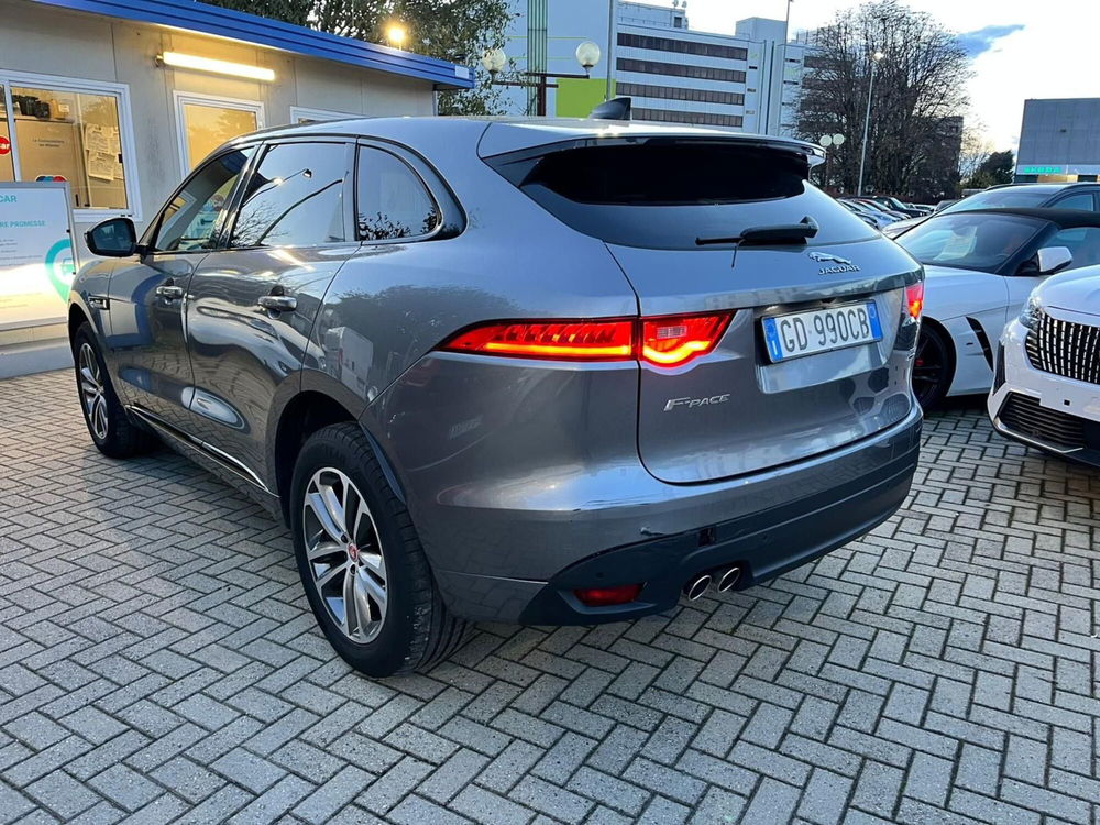 Jaguar F-Pace usata a Milano (5)