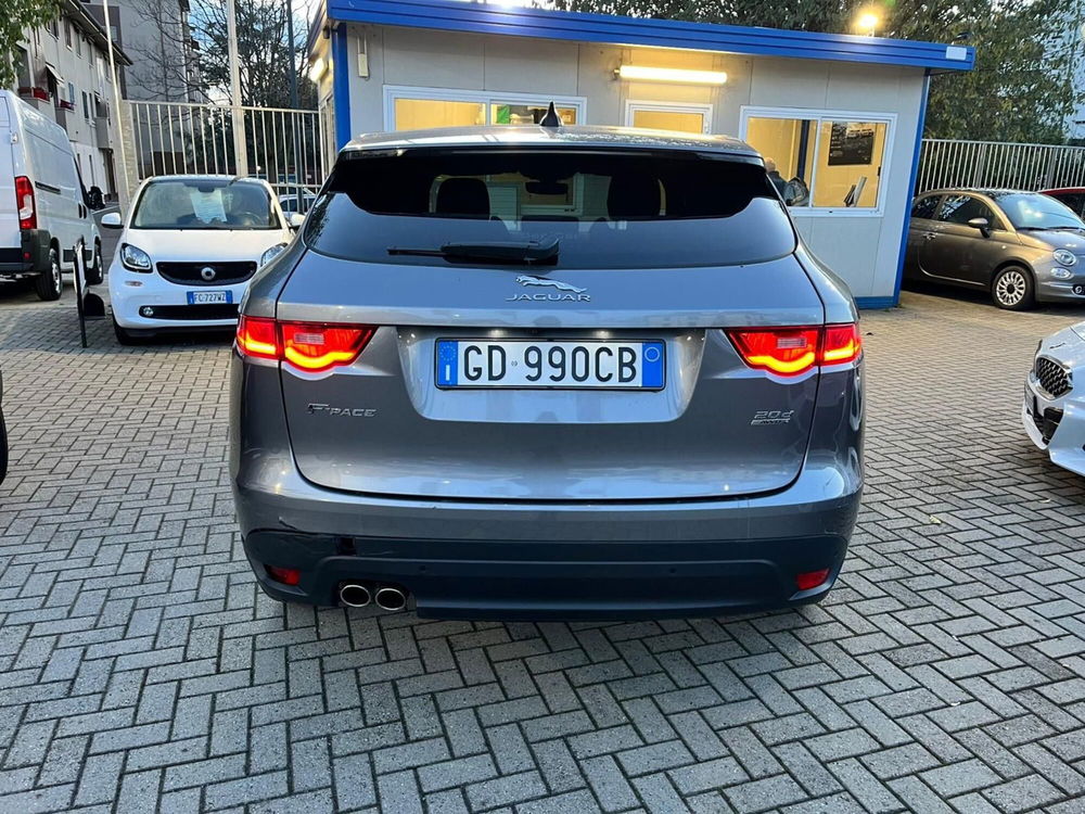 Jaguar F-Pace usata a Milano (7)