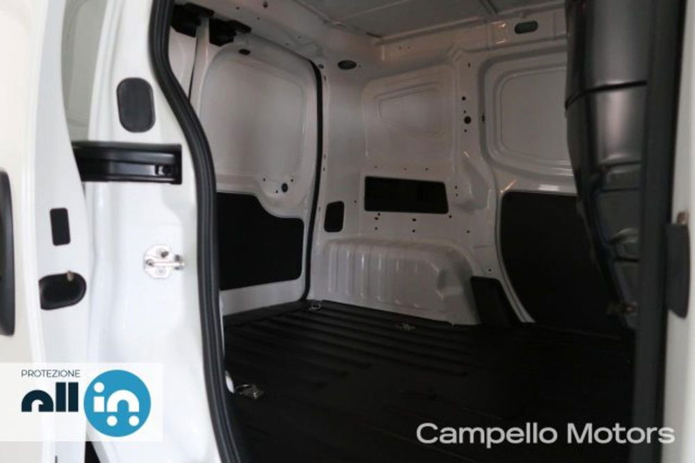 Fiat Fiorino nuova a Venezia (12)