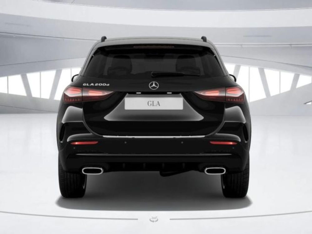 Mercedes-Benz GLA SUV nuova a Verona (4)