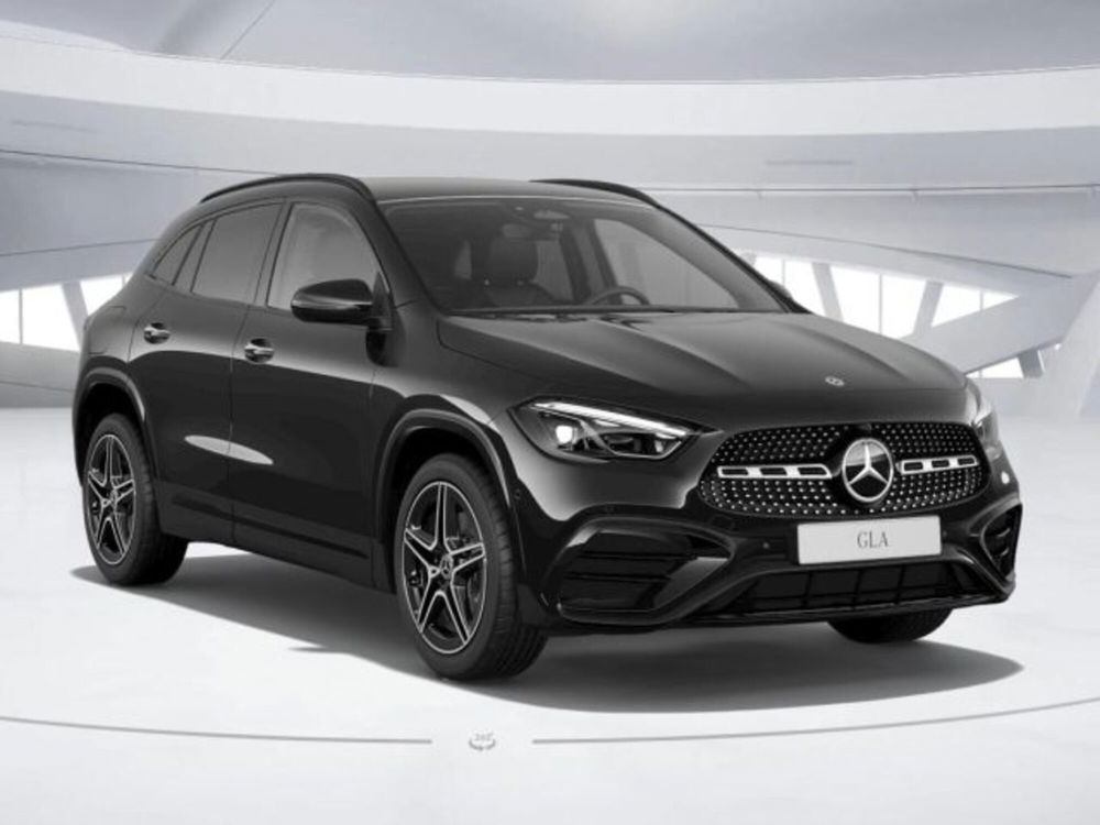 Mercedes-Benz GLA SUV nuova a Verona