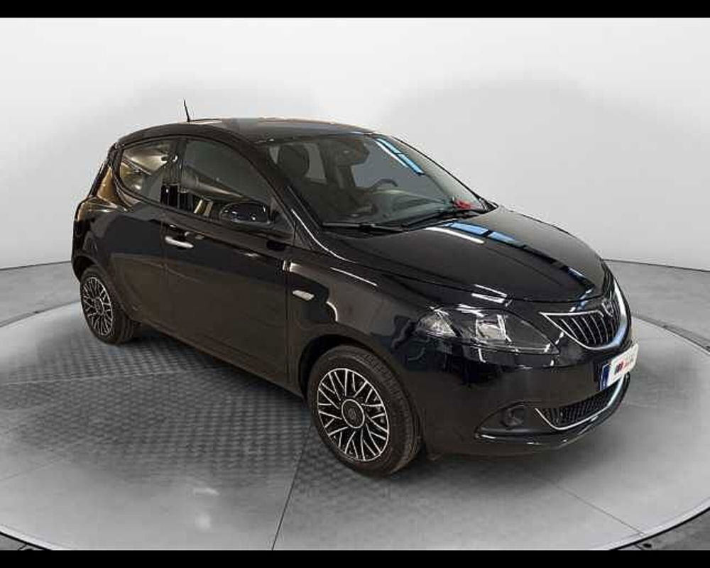 Lancia Ypsilon usata a Prato (3)