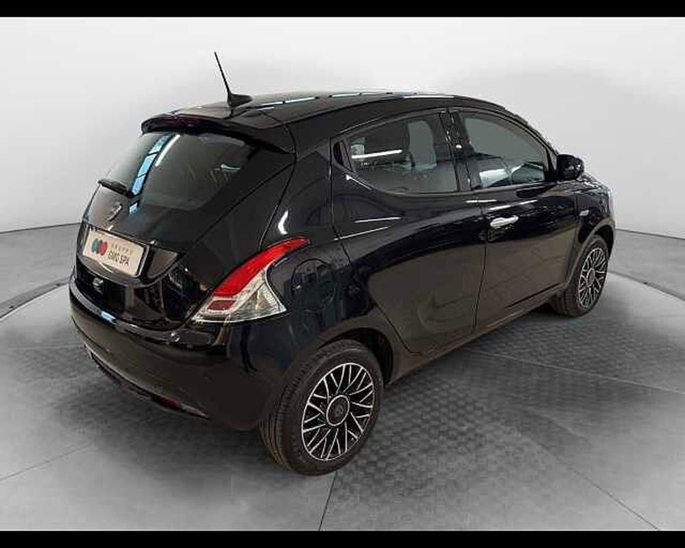 Lancia Ypsilon usata a Prato (4)