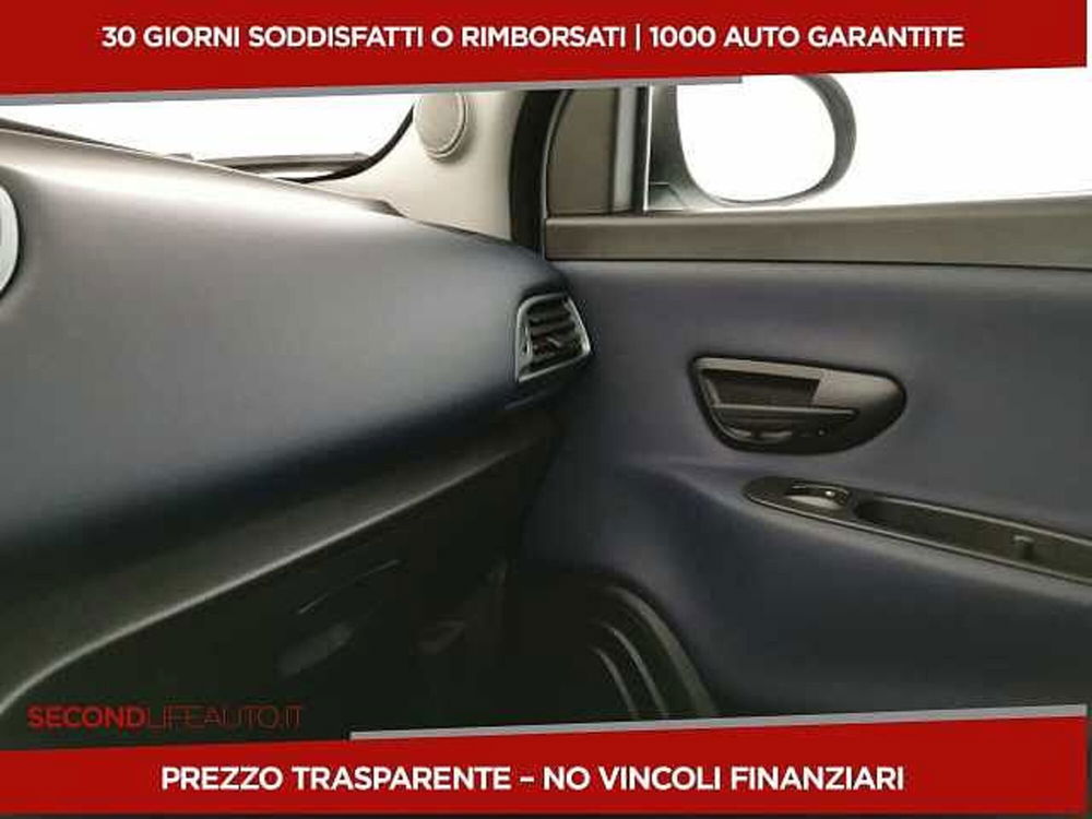 Lancia Ypsilon nuova a Chieti (15)