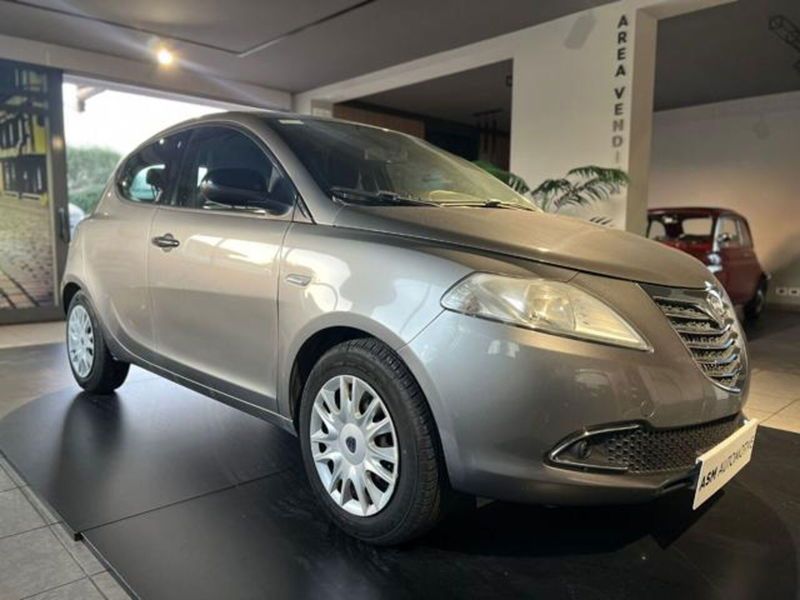 Lancia Ypsilon 1.2 69 CV 5 porte GPL Silver Plus del 2014 usata a Marigliano