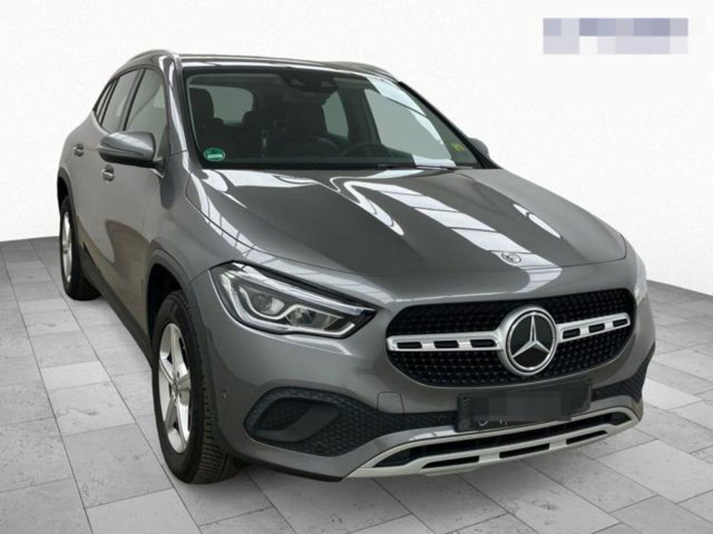 Mercedes-Benz GLA SUV usata a Napoli