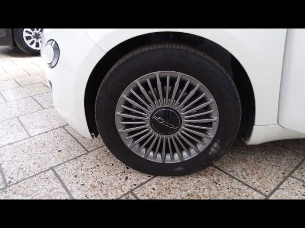 Fiat 500e usata a Lecce (8)