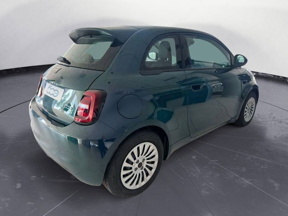 Fiat 500e nuova a Lecce (3)