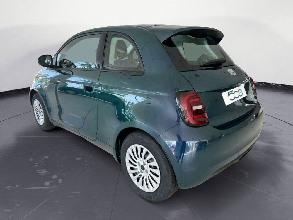 Fiat 500e nuova a Lecce (5)