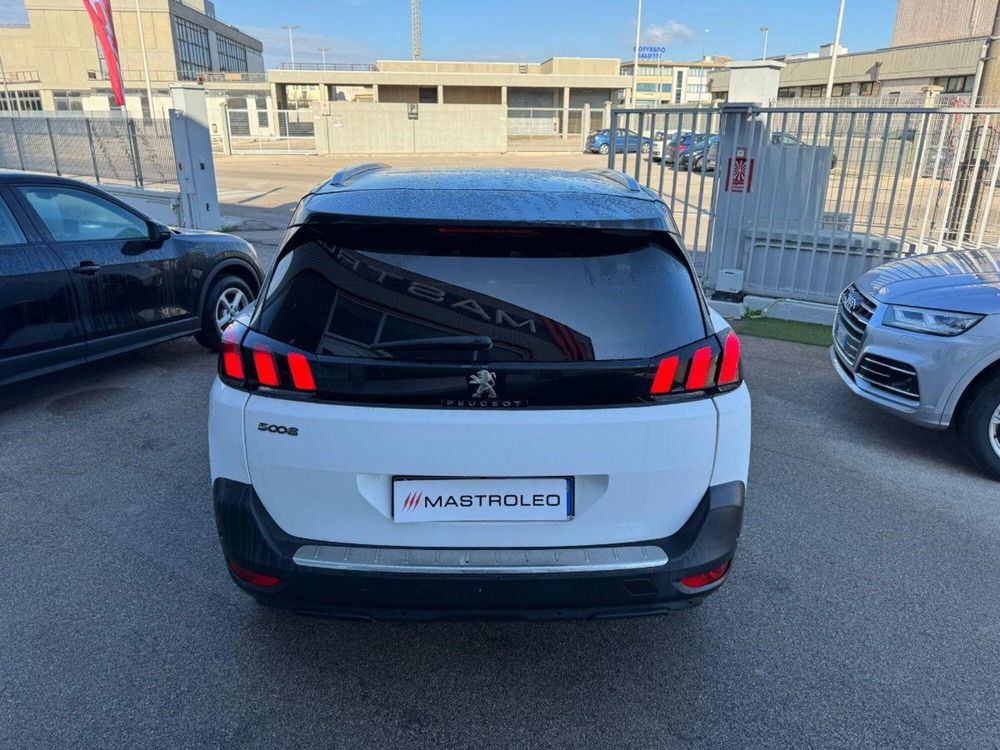 Peugeot 5008 usata a Lecce (8)