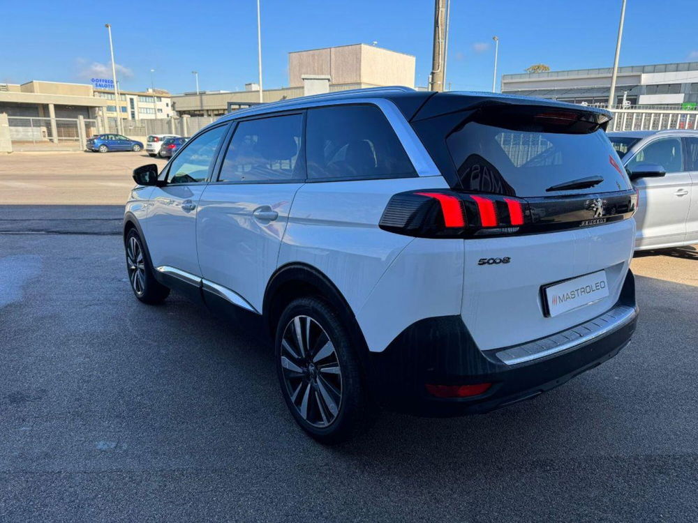 Peugeot 5008 usata a Lecce (9)