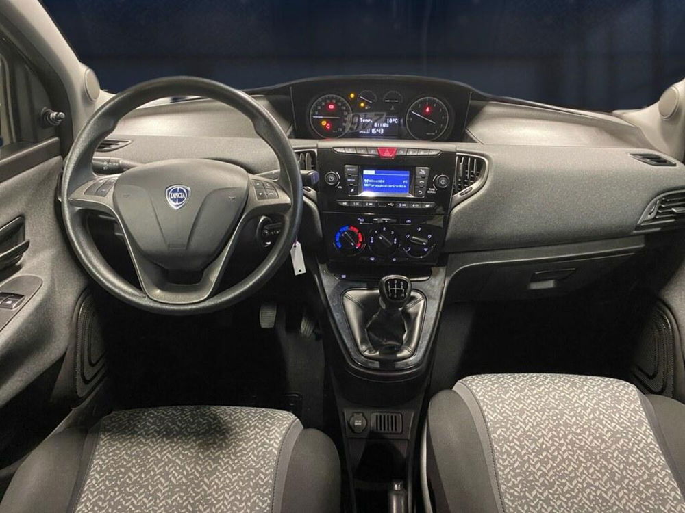 Lancia Ypsilon usata a Torino (6)