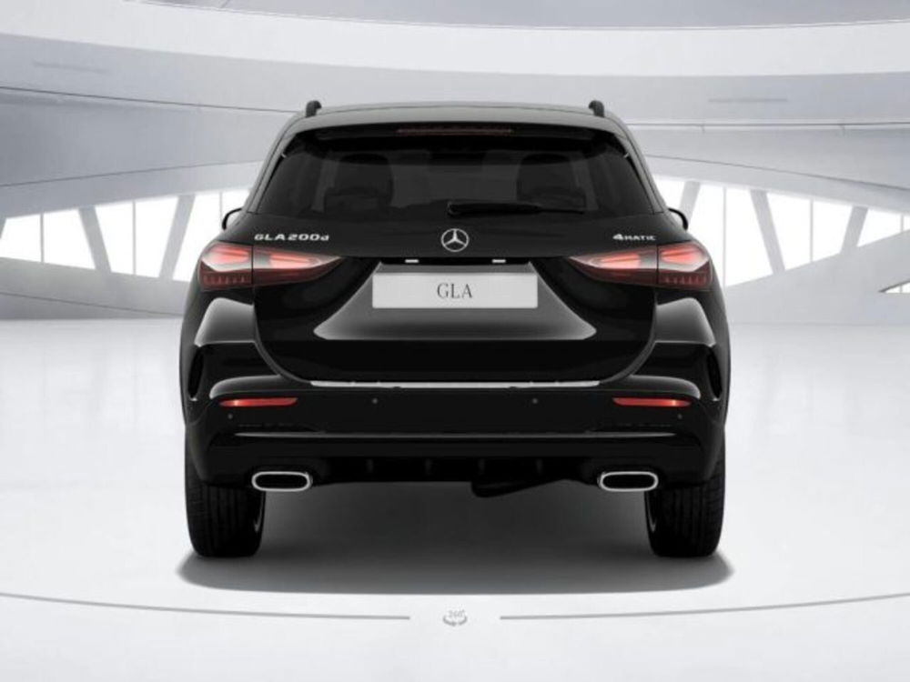 Mercedes-Benz GLA SUV nuova a Verona (3)