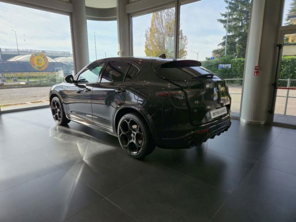 Alfa Romeo Stelvio nuova a Padova (2)