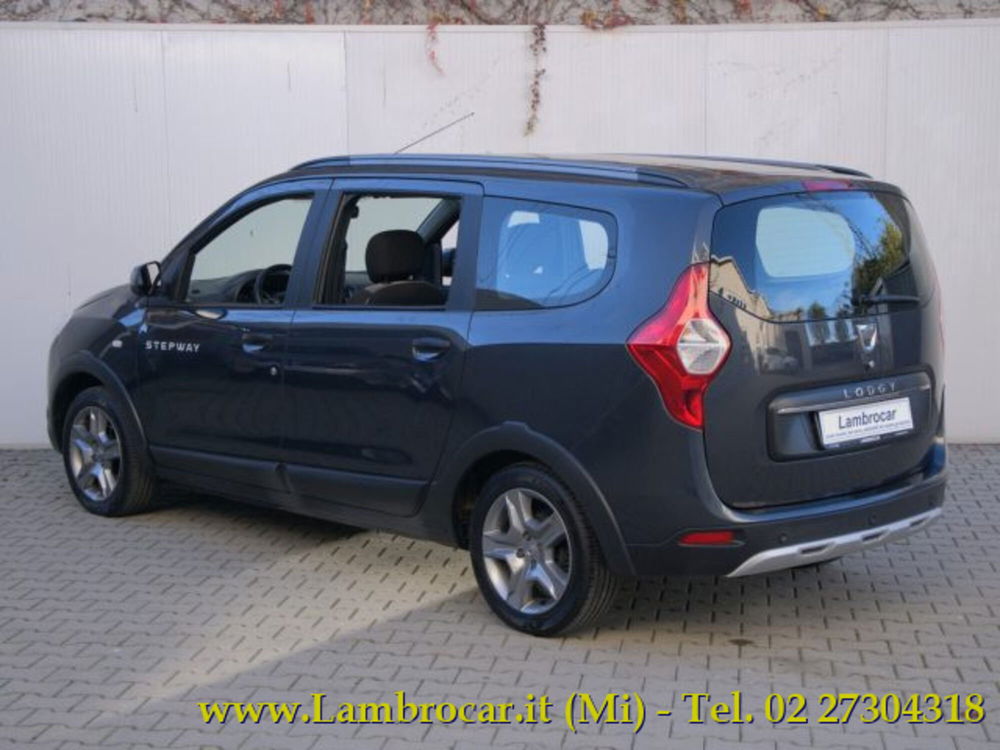 Dacia Lodgy usata a Milano (15)