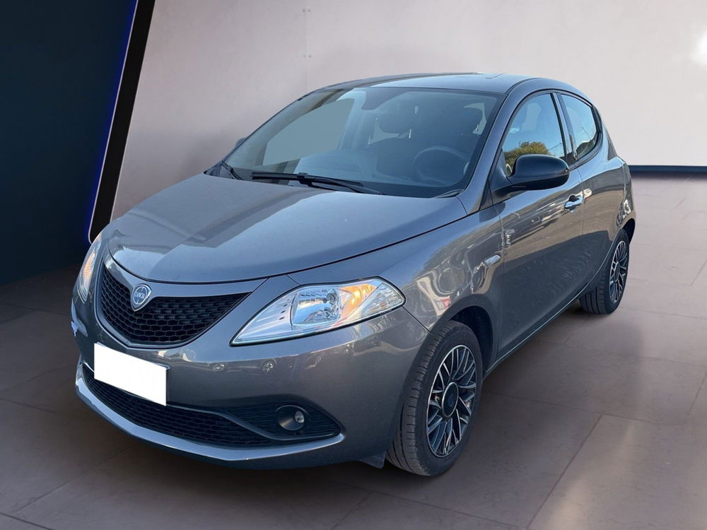 Lancia Ypsilon usata a Torino (3)